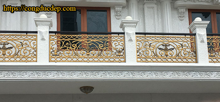 Mẫu lan can hoa lá 